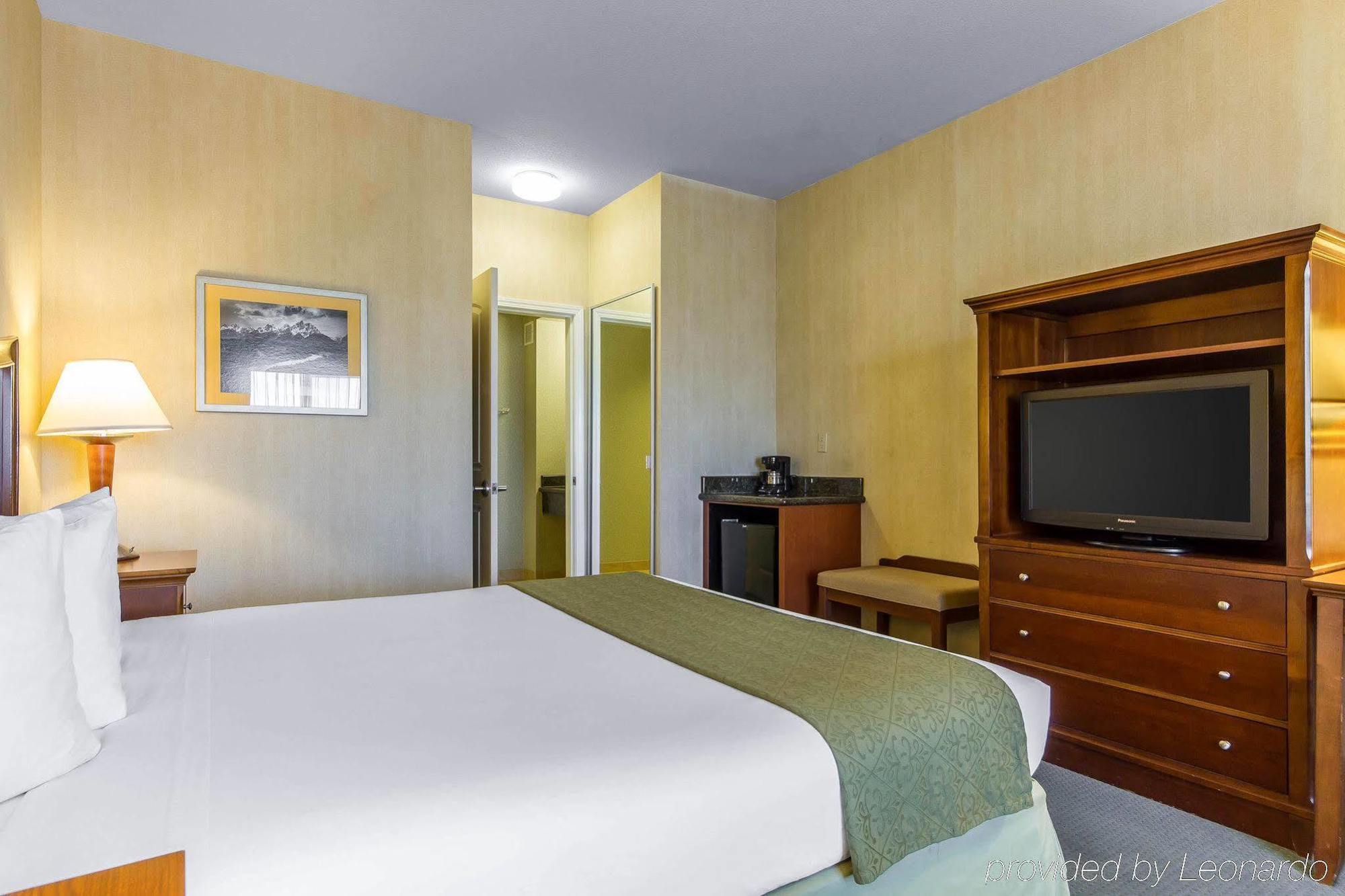 Quality Inn & Suites Livermore Wine Country Exterior photo