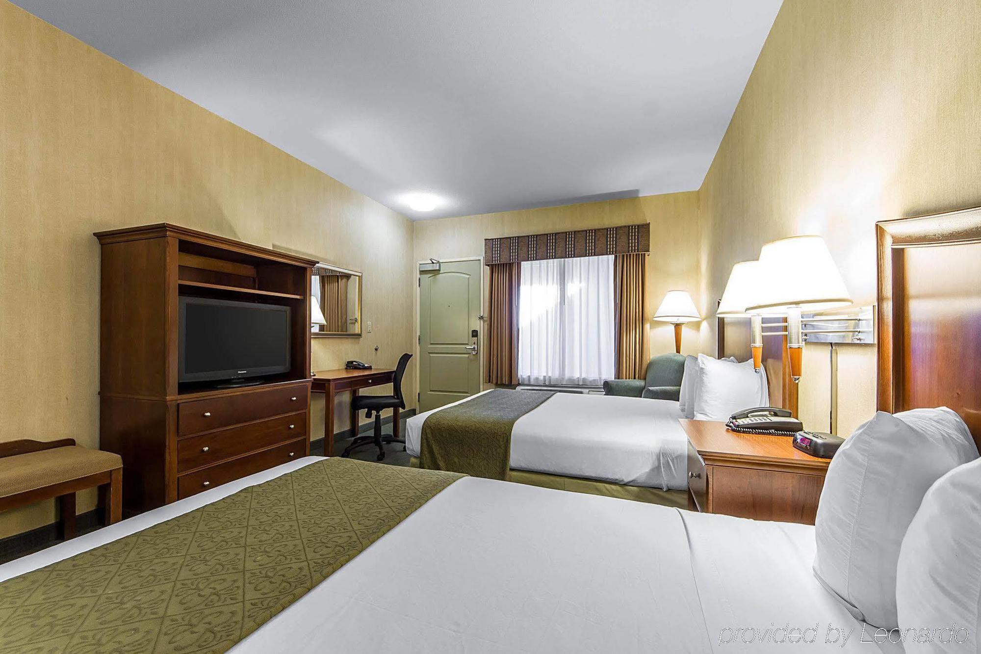 Quality Inn & Suites Livermore Wine Country Exterior photo